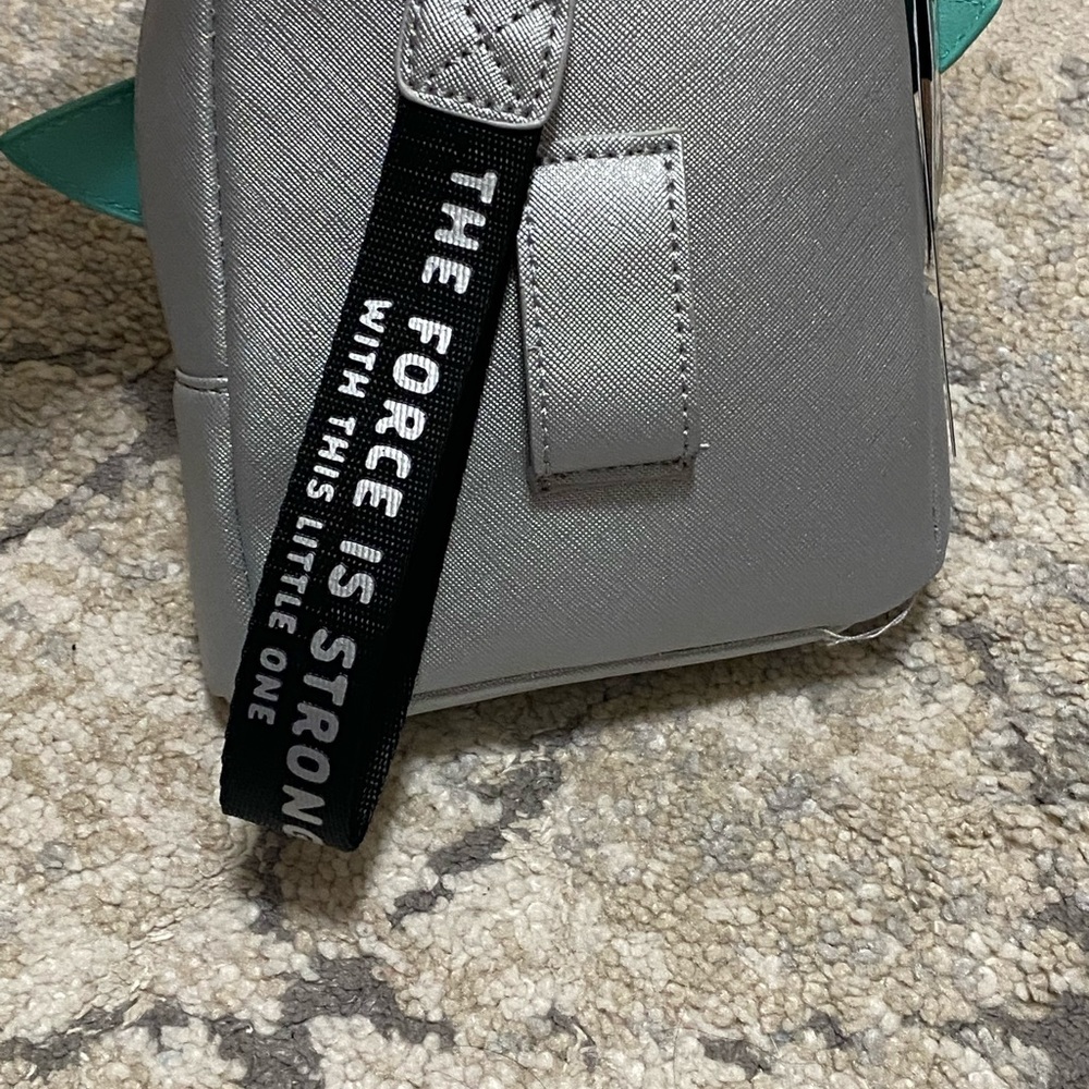 Star Wars the mandalorian the child bag 💚🖤✨ - Picture 4 of 7